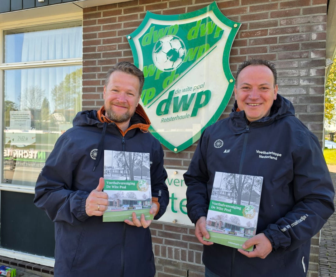 vvDWP's tweet photo. Vandaag de mannen van Voetbaletappe Nederland op visite die bezig waren met etappe 83. https://t.co/g5s6s2CnSx https://t.co/ITsnk14wP0