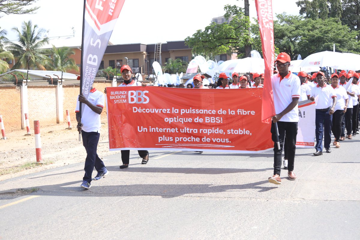 BurundiSystem's tweet image. #Burundi 1.A l'occasion de la fête du travail et des travailleurs ce vendredi 1er mai 2026,les  employés de la société BBS et leurs responsables ont fait le défilé avec liesse et fierté au stade Intwari.