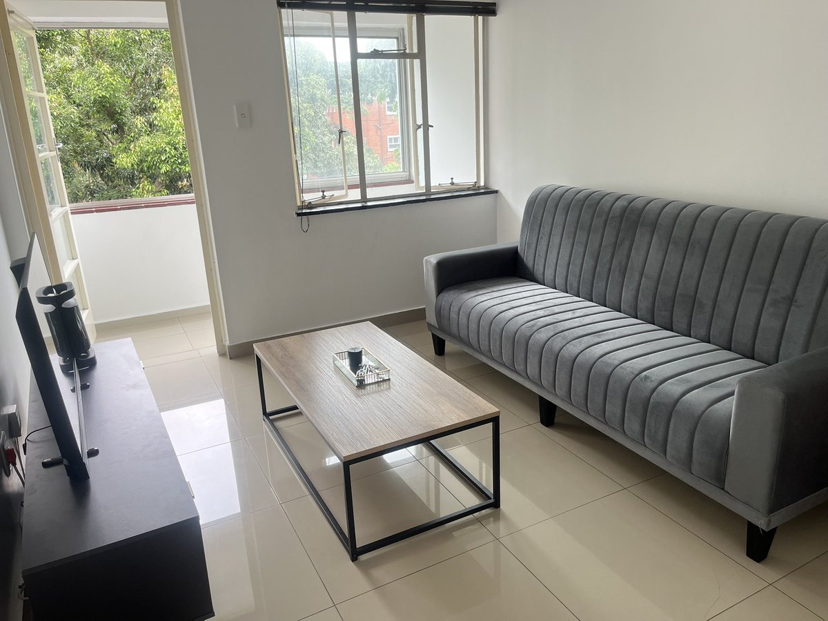 ree_wabakoena's tweet image. Please help me find buyers. 

Asking price:-
Sleeper couch : R7500
Coffee table: R900
Tv stand: R1200

Based in Durban (Glenwood)
Reason for selling: I moved into a bigger space and now I need bigger furniture pieces to fill up my lounge.  #ForSale #Furniture #Durban #TL
