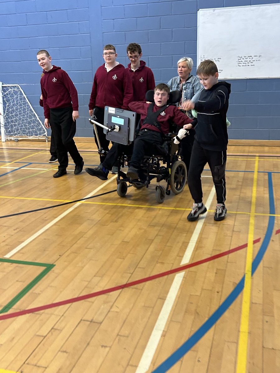 AlloaEASN's tweet image. Fun and games at Monday lunch club. Everyone’s included. It’s always a great start to our week.  Thank you Carly and Sarah. @ActiveClacks @AlloaAcademy @CL_sport_ #Sport #FunwithFriends