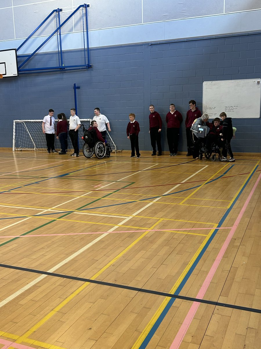 AlloaEASN's tweet image. Fun and games at Monday lunch club. Everyone’s included. It’s always a great start to our week.  Thank you Carly and Sarah. @ActiveClacks @AlloaAcademy @CL_sport_ #Sport #FunwithFriends