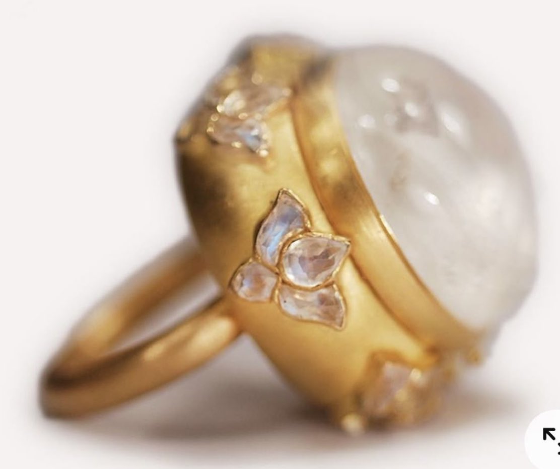 EvaLovesDesign's tweet photo. Moonstone ⚜️ https://t.co/9j3Y9ptmJm