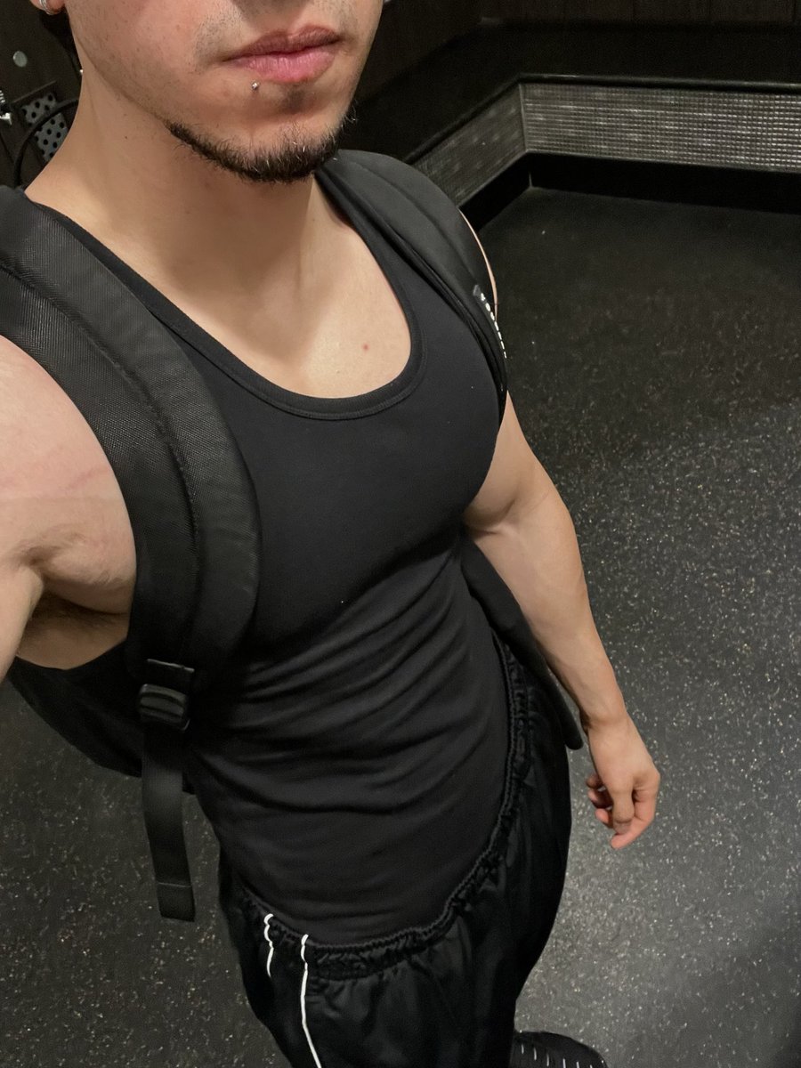 Randomlatino_'s tweet photo. Currently https://t.co/EyEfMxnOF2