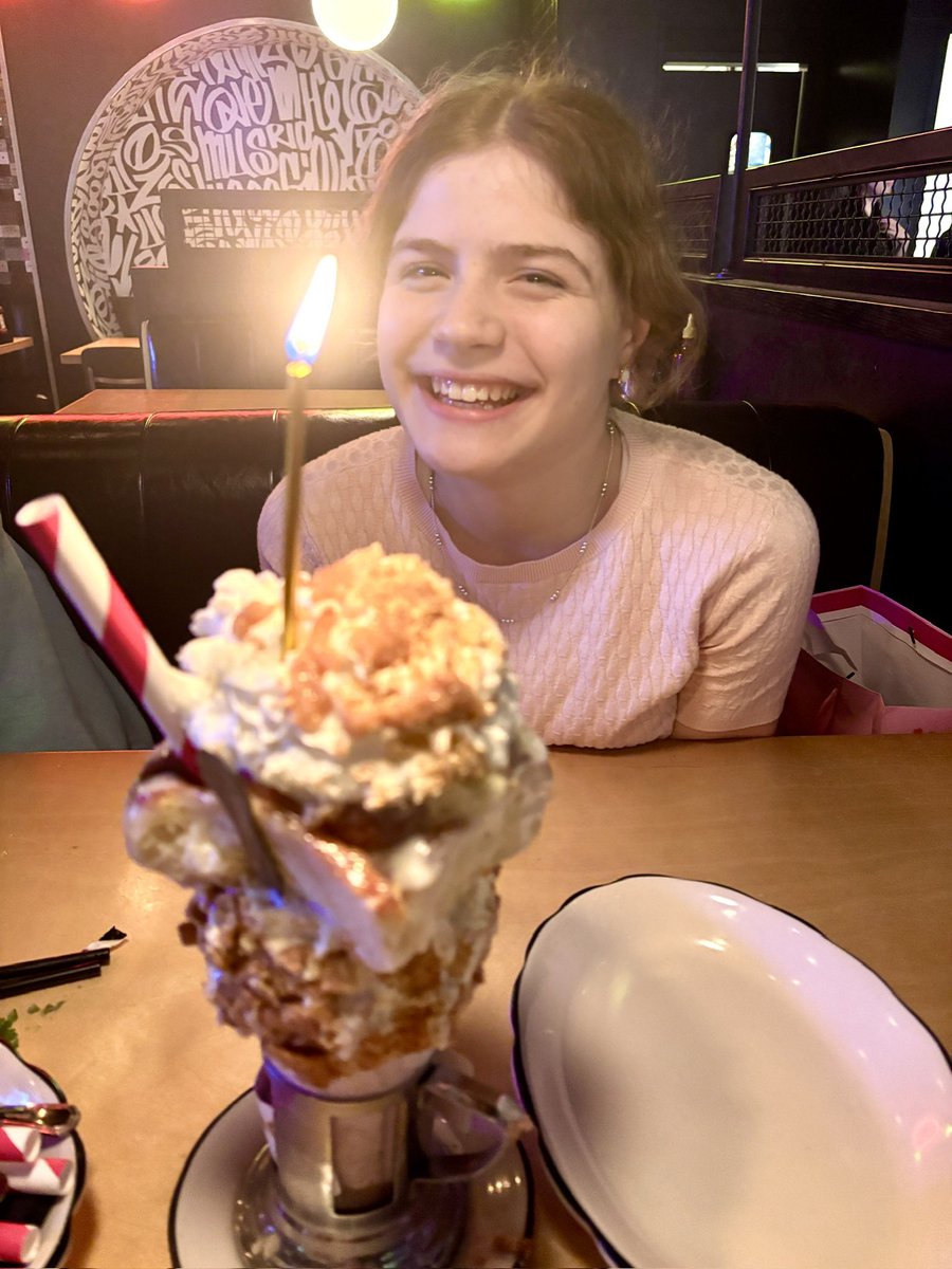 jeffdeyo's tweet photo. Fun times at Black Tap celebrating Clara’s 14th birthday!! Thanks for the recommendation @dabbsreggie 🥳🥳💝💝 https://t.co/T38o00wfYk