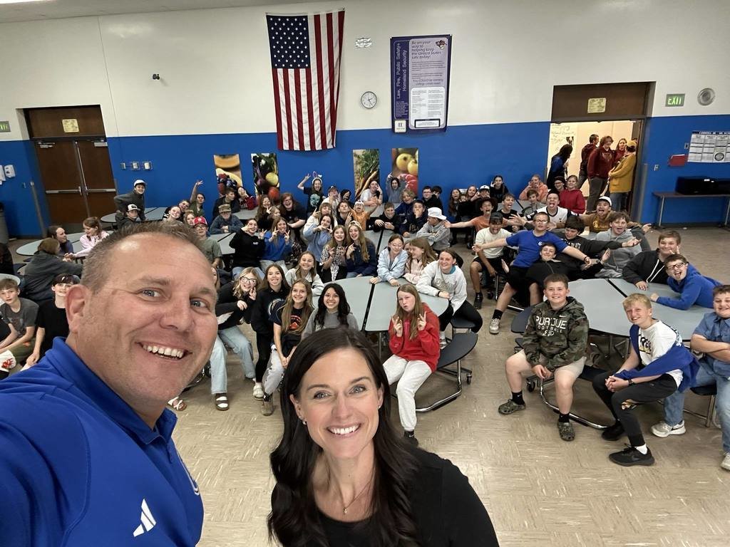 CJSHSCougars's tweet image. 6th Grade “Moving on Up” - Excited for 7th grade! Always a great day to be a Cougar! #cougarpride