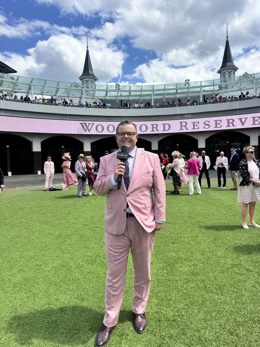 Happy Oaks Day!!! 

See you at 4 ET on NBCSN and Peacock! 🐎🌸🥃