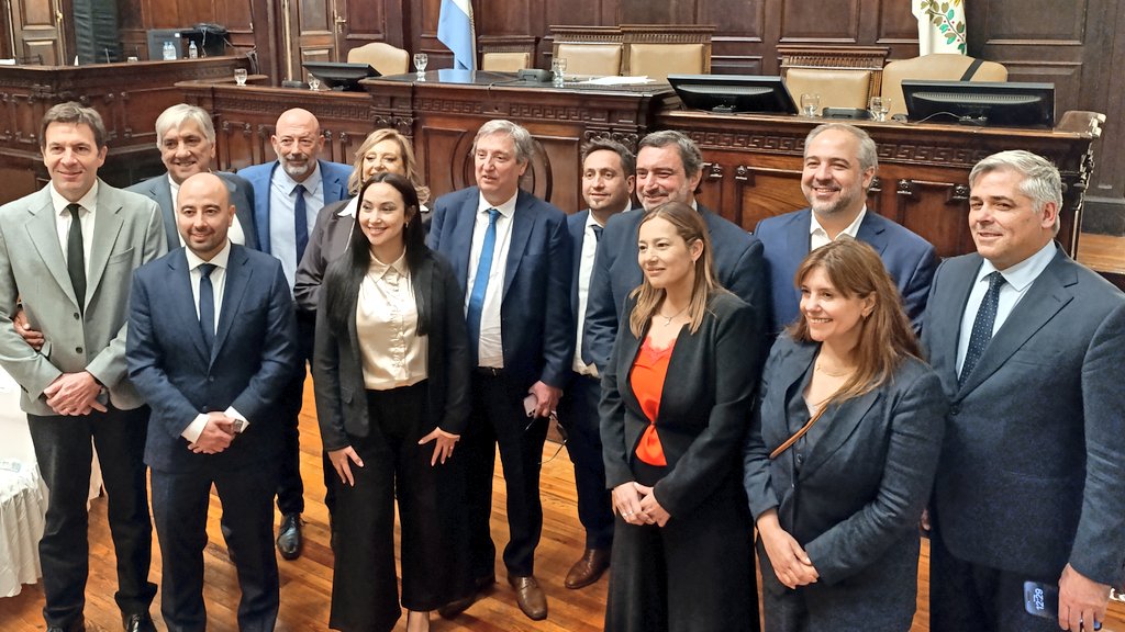 flaviamanoniok's tweet photo. • 01/05/26 • Asamblea Legislativa 2026 - Inicio de Sesiones Ordinarias 🏛️

Nuevo período, nuevos desafíos. https://t.co/v30F7kFQJS