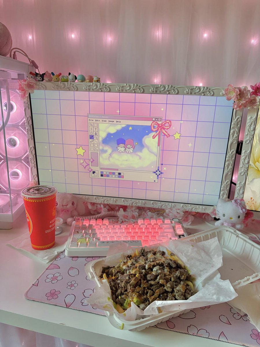 pachisakuraa's tweet photo. was having a bad day but remembered carne asada fries exist so today has been deemed #worthliving https://t.co/XQ1xugzSKi