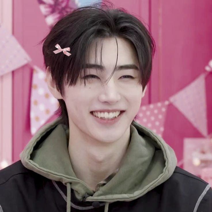 han is dokyeom's rockstar🌻 tweet media