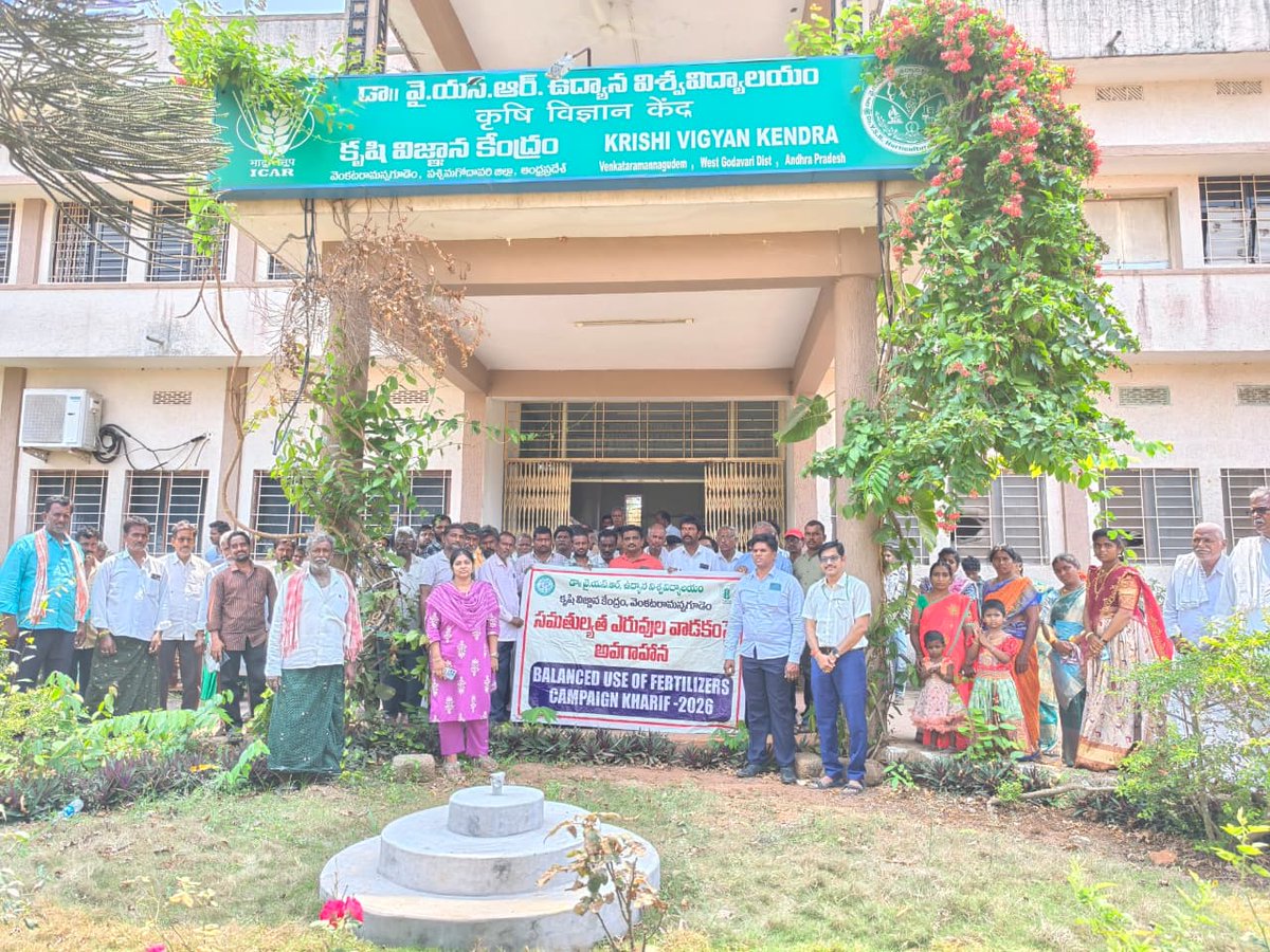 atariXhyderabad's tweet image. Digital outreach reached 4,32,317 farmers, supported by 582 farmer visits to KVKs, one radio talk, and 23 demonstrations on green manuring, biofertilisers, and other practices. #DigitalAgri #SustainableFarming