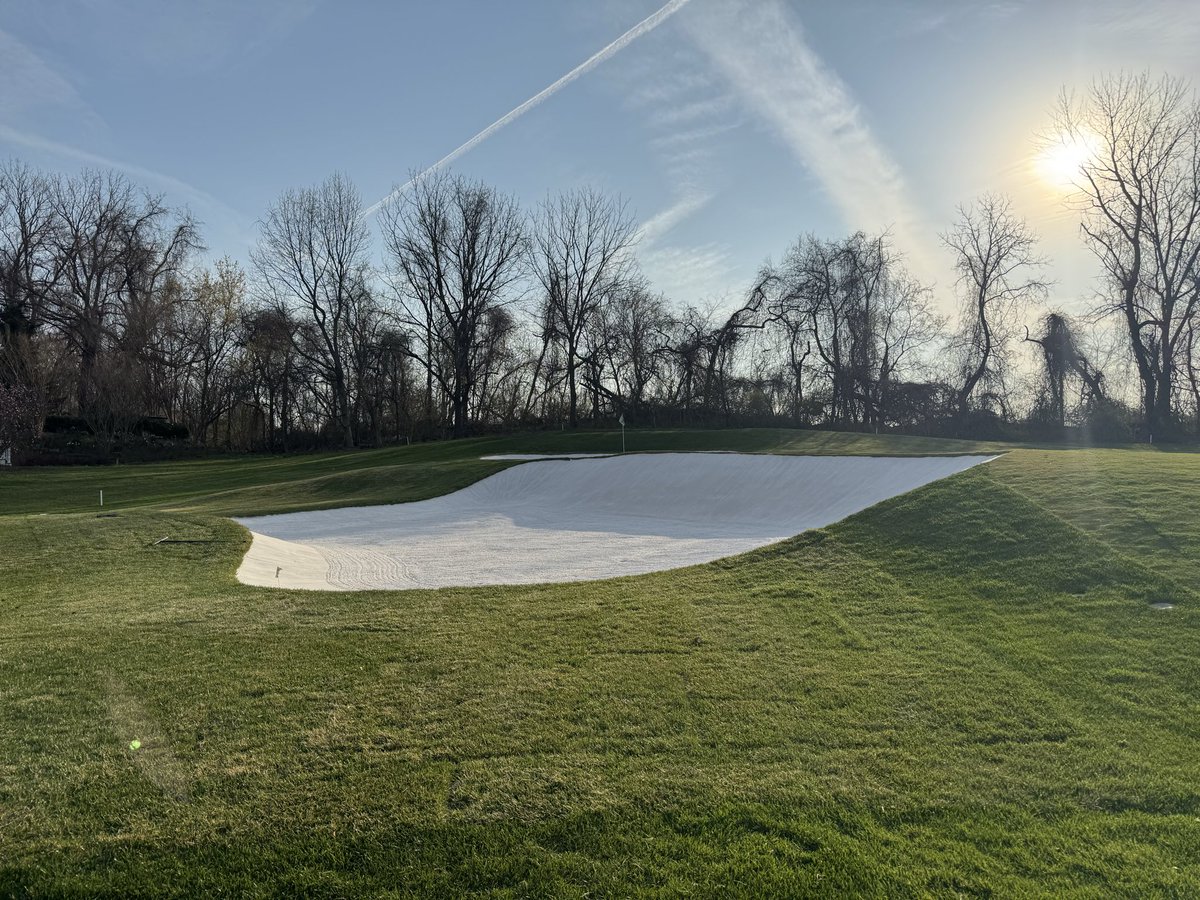 LThompsonWVU's tweet photo. Thankful for the opportunity to bring a fresh, bold bunkering style to The Cannon Club! Made even more special that this was McDonald &amp; Sons first original build back in 1990. Special thanks to Tom Winegardner &amp; Superintendent Marlin Ewing for making this a great project! https://t.co/jPDkGC8Udr