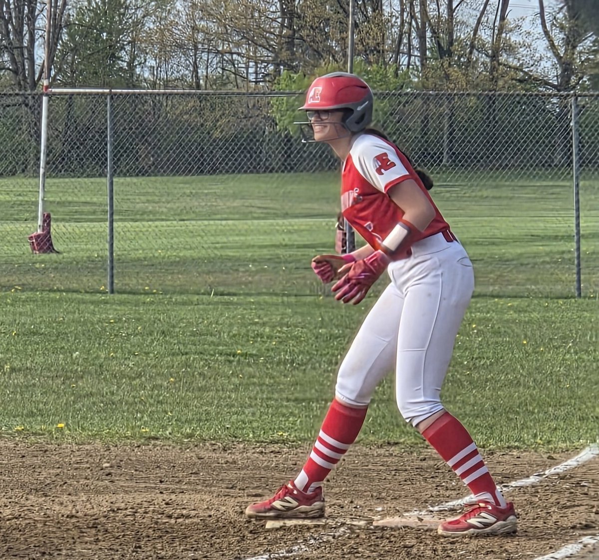 SarahLTracy87's tweet photo. Edgewood Sr High Varsity is having an amazing season. Currently 11-1!

#highschoolsoftball #carlytracysoftball https://t.co/YiOq5LhJ6r