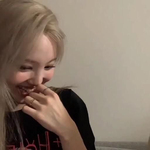 ♡jennie tweet media