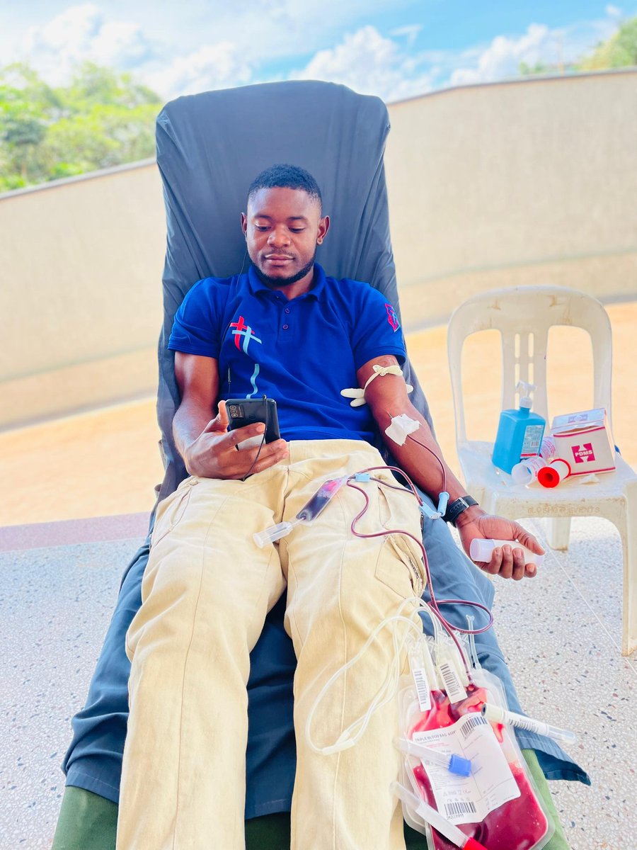habert_muh63132's tweet image. Earlier today 30th/ 04/ 2026, I joined the KCB  Naguru to donate blood so that to ensure the supply of blood in the hospitals .  Donated blood today ❤️ A small act that can make a big difference. If you can, consider donating too. #BloodDonation #GiveBlood #SaveLives# mengo hsp