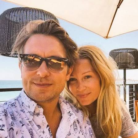 TakeThatFanBase's tweet image. #CoupleAppreciationDay #♥️ #throwback #flashback #lookatus #Katie #Emma #HowardDonald #MrsD #MrsO #flashbackFriday #GlobalLoveDay 

daysoftheyear.com/days/couple-ap… / daysoftheyear.com/days/global-lo…
