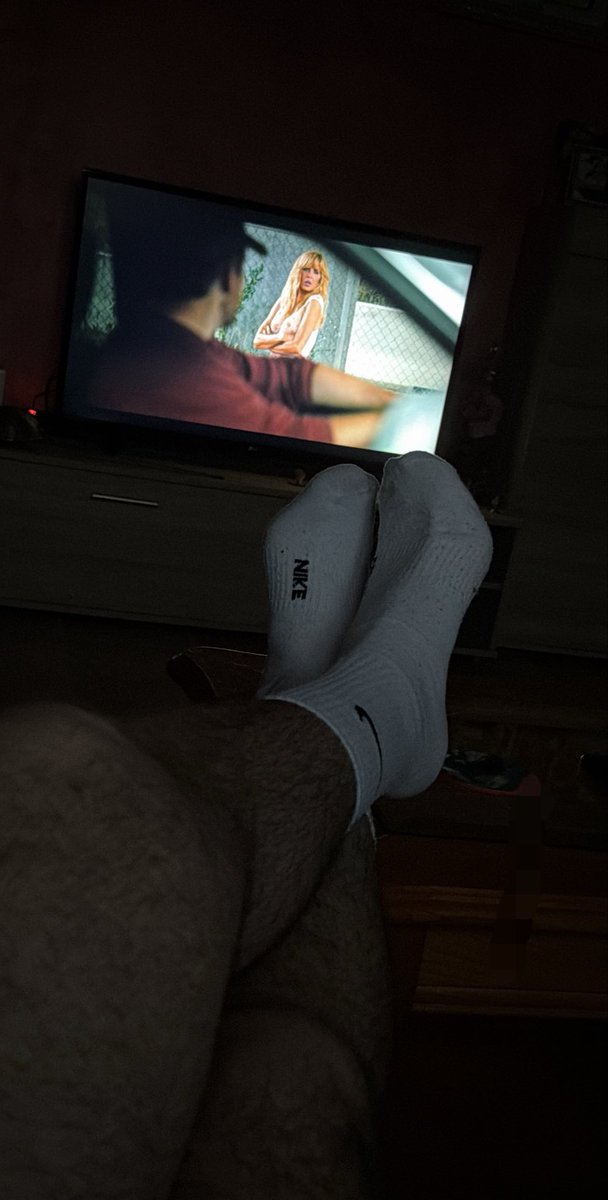 Alpha_DiabloMad's tweet photo. tarde de sofá y calcetines…
¿quien se pone de resposapiés y me da un buen masaje? 🦶🏼
#Alpha #Dom #feet #worship #Cashmaster #findompaypig #findomdrains #findomalpha #mastercash #gooner #ATM #cashslave #fyp #viral #paypig #taxday #sumisofinanciero #pagafantas https://t.co/txQ9pDqYbD