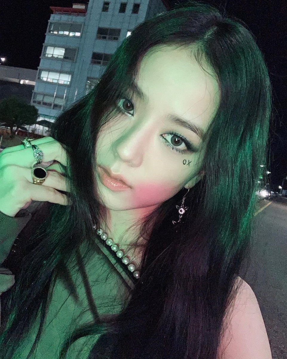 JISOO PICS tweet media