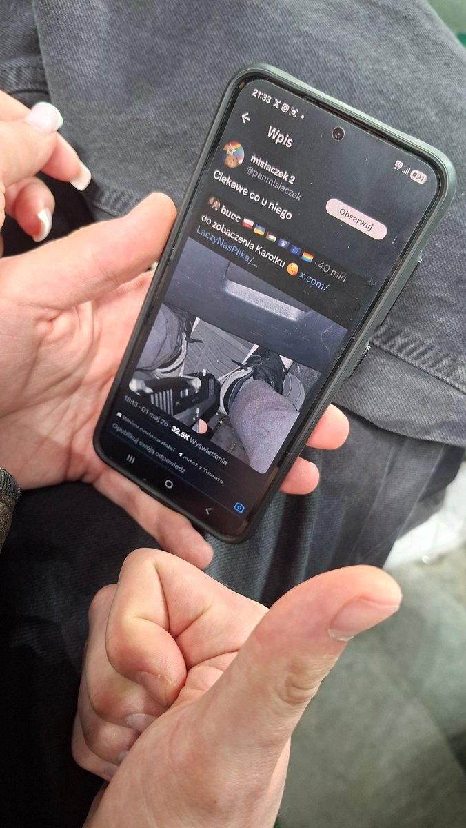 ju(L)s ⋆ saw 5sos tweet media
