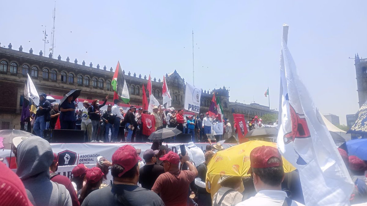 STTP       P R E S E N T E 
#1deMayo

"La lucha por condiciones justas y equitativas sigue en pie".

La base consciente siempre está presente 
Respaldamos a nuestro líder <a href="/HMBM_16/">Hugo Manuel Bautista</a> 
Hugo Manuel Bautista Martínez 

<a href="/FREDIGO17506733/">FREDI GONZALEZ</a> 
<a href="/CRISTOPEPE25/">CRISTOPEP</a> <a href="/BenitoGarca20/">Benito García</a>