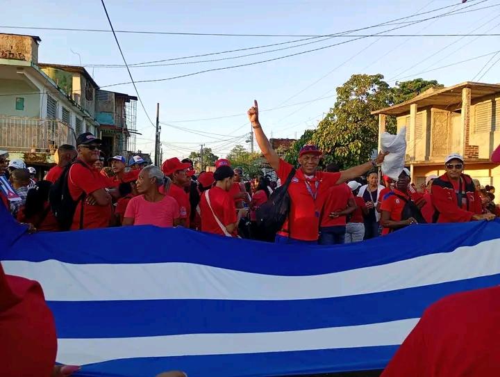 CYebil's tweet photo. @Educa_Gtmo El pueblo Guantanamero estuvo en la calle este 1ro de Mayo defendiendo a la patria @CubaMined @romero_tam56484 @yiendrisrf @yoeaberob1 @AlisAzahares https://t.co/EbQFtTzO2R