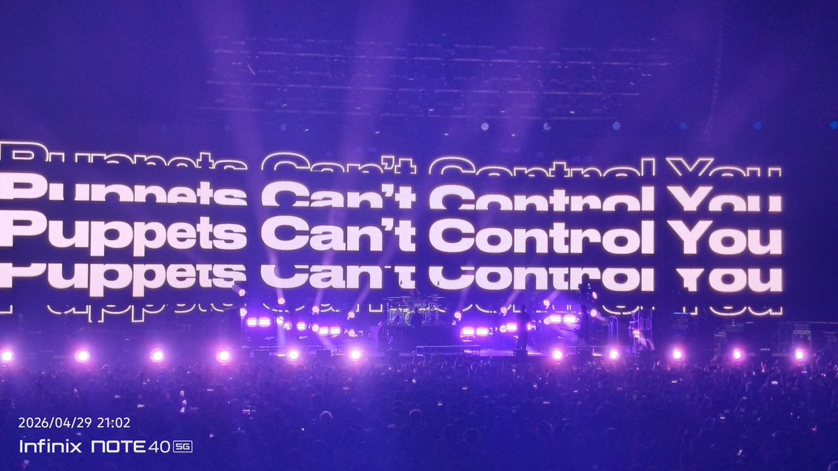 libydef12's tweet photo. PCD!! Sgt² happy and enjoy during concert 

Big TQ @Annxsameerx dapatkan I front row seat,mmg depan sekali Cat2 B ✨

Kuala Lumpur!!
ONE OK ROCK DETOX Asia Tour 2026
#ONEOKROCK #oneokrockdetox  #kualalumpur https://t.co/qskmNDWznt