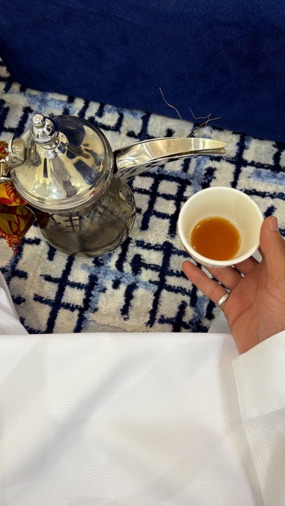 عـنزي . tweet media