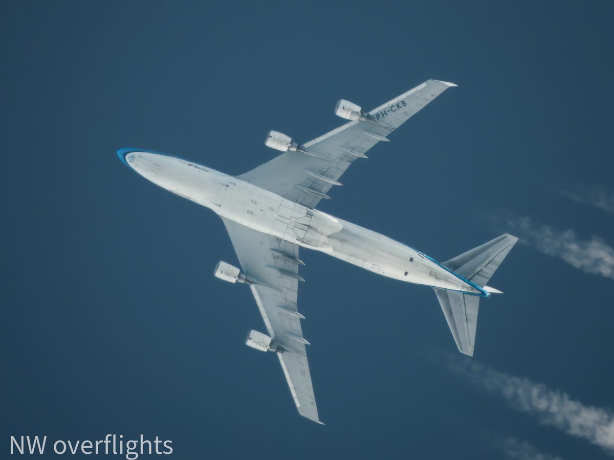 Sx60Contrails's tweet image. KLM Cargo 747-406F(ER)
PH-CKB 
AMS-MIA at 32,000ft 
23/4/26 
Nikon P1000.
#avgeeks #aviationdaily #aviationlovers