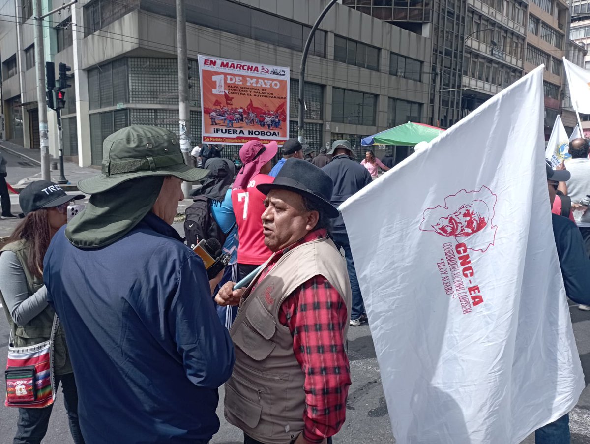 CNC_ELOY_ALFARO's tweet photo. Este #1DeMayo el campo no celebra, ¡se levanta! 🌾 Mientras el gobierno neoliberal pisotea la Constitución y nos deja sin salud ni empleo, los campesinos marchamos por la dignidad de un Ecuador que ya no aguanta más indiferencia. https://t.co/5fVVdtN0ej