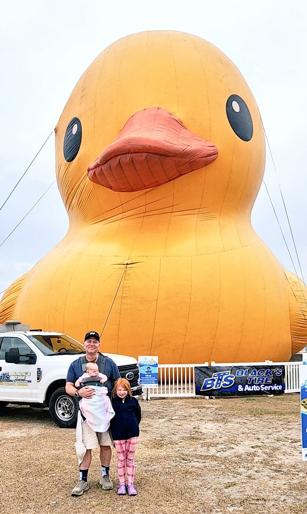 NickSummersinSC's tweet image. The girls and I had to go to the beach today... Just to see what the fuss was, regarding the world's biggest duck. Its chilly, windy and there's this big duck. 
Well, we saw it...#DadLife