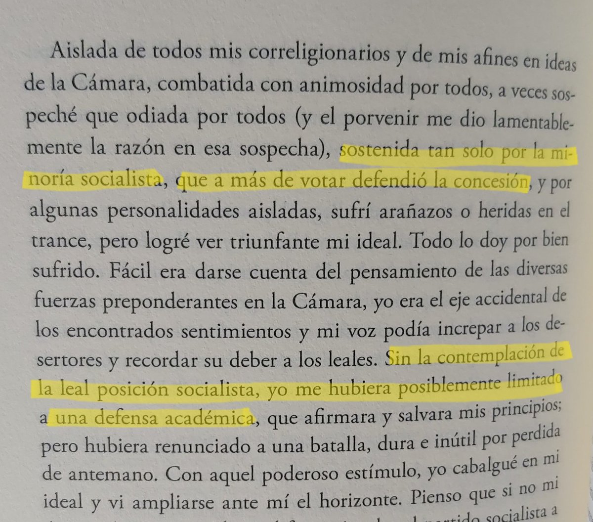 1️⃣ Kent no era del PSOE.
2️⃣ Nelken no era diputada aún el 1 de octubre de 1931.
3️⃣ No es cierto que «medio PSOE» se ausentase. De hecho, 84 votaron a favor.
4️⃣ El PSOE llevaba ese derecho en su programa político desde 1918.
5️⃣ En su Congreso extraordinario de julio de 1931 aprobó