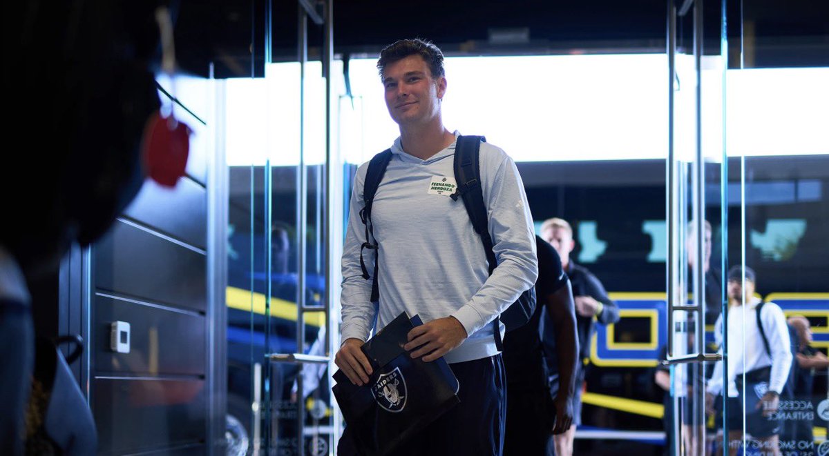 mickakers's tweet image. Raiders rookies arrive for rookie minicamp at the team’s Henderson HQ. #vegas #raiders #raidernation  📸 Raiders