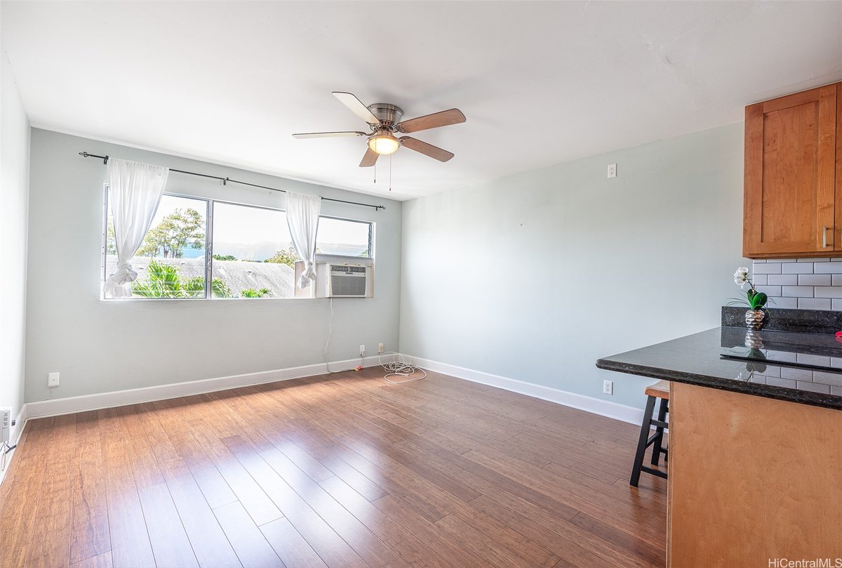 LISTSIR's tweet photo. 🏠 #JustListed in Kailua!
Spacious 2BD/1.5BA at Koolau Vista with assigned parking and a large storage unit!  Minutes from Kailua Town shops, dining, and the beach. A perfect Windward Oahu opportunity!

Details: https://t.co/XSMIkBgXlV https://t.co/0ME7UDMKb9