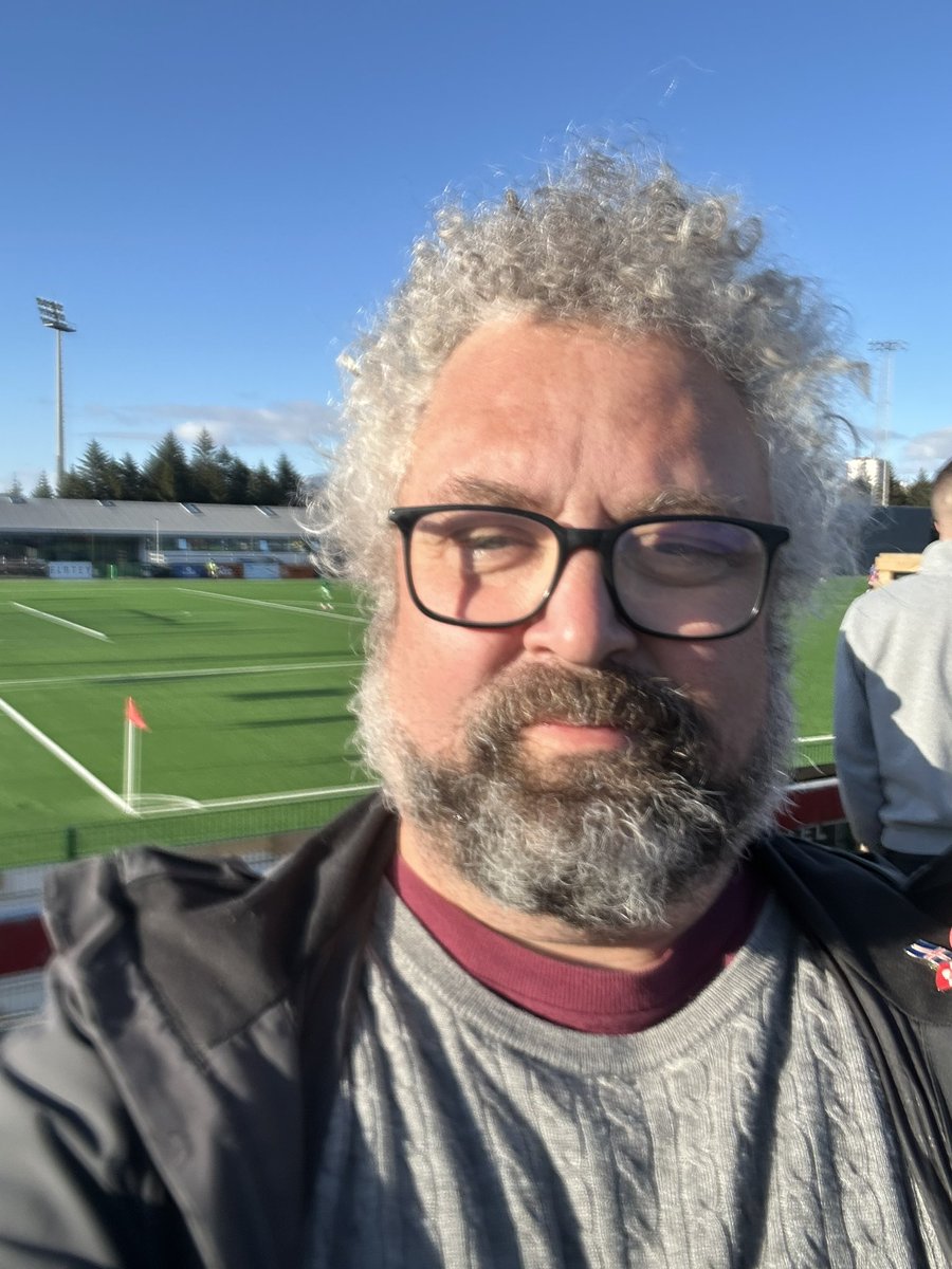 Stebbip's tweet photo. Frambjóðandi á Þróttur:ÍR. Elska alla. #fotboltinet https://t.co/HKpDrNgsyg