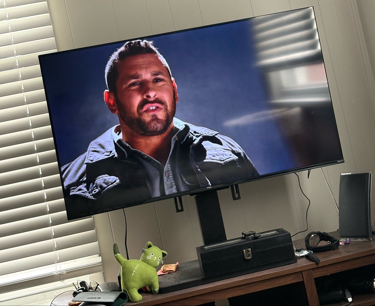 SavesTuesday's tweet photo. Watching Chicago PD from the beginning (I’m late to the party, I know) and what a surprise to see @ColtCabana in Season 4. https://t.co/8fCmfhaVLg