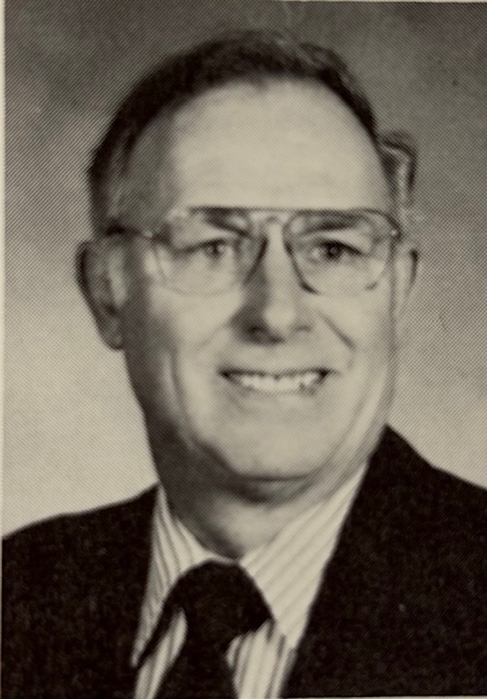 KCSForward's tweet image. Celebrating National Principals' Day with a #FridayFlashback to Fairmont East 1964, West 1975, and Kettering Fairmont 1994. Which principal impacted you most? Share your stories! #legacy #excellence #principals #flashback #Dragons #Falcons #Firebirds