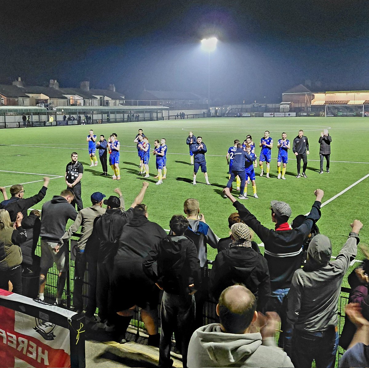 christopher7590's tweet photo. 📸 Photos of my latest #Groundhopping travels can be found via this link...

https://t.co/XDdMYo4yge https://t.co/yqFOVmcwup