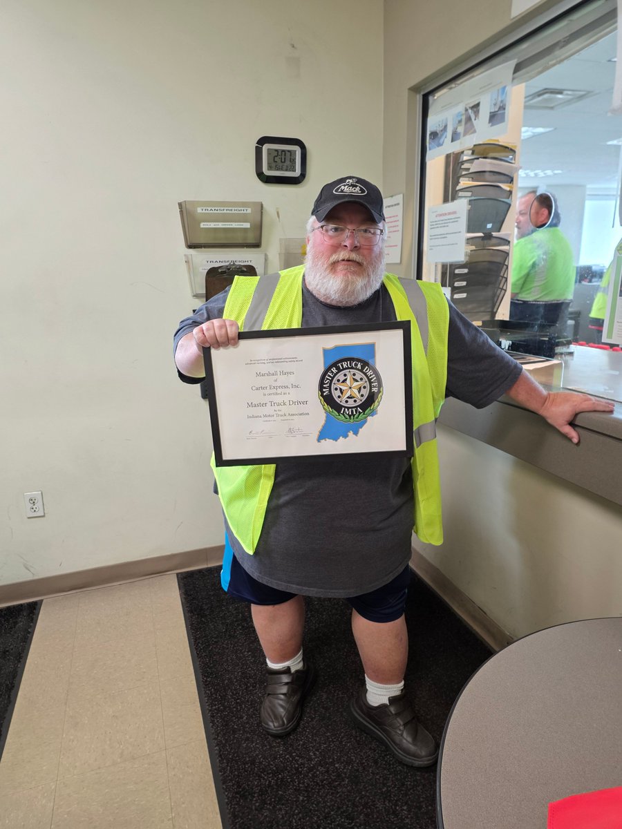CarterExpress's tweet photo. Congratulations to Marshall H. on receiving his Master Truck Driver Award! Thank you for your dedication, professionalism, and commitment behind the wheel. ❤️ https://t.co/ATmDsJe7pU