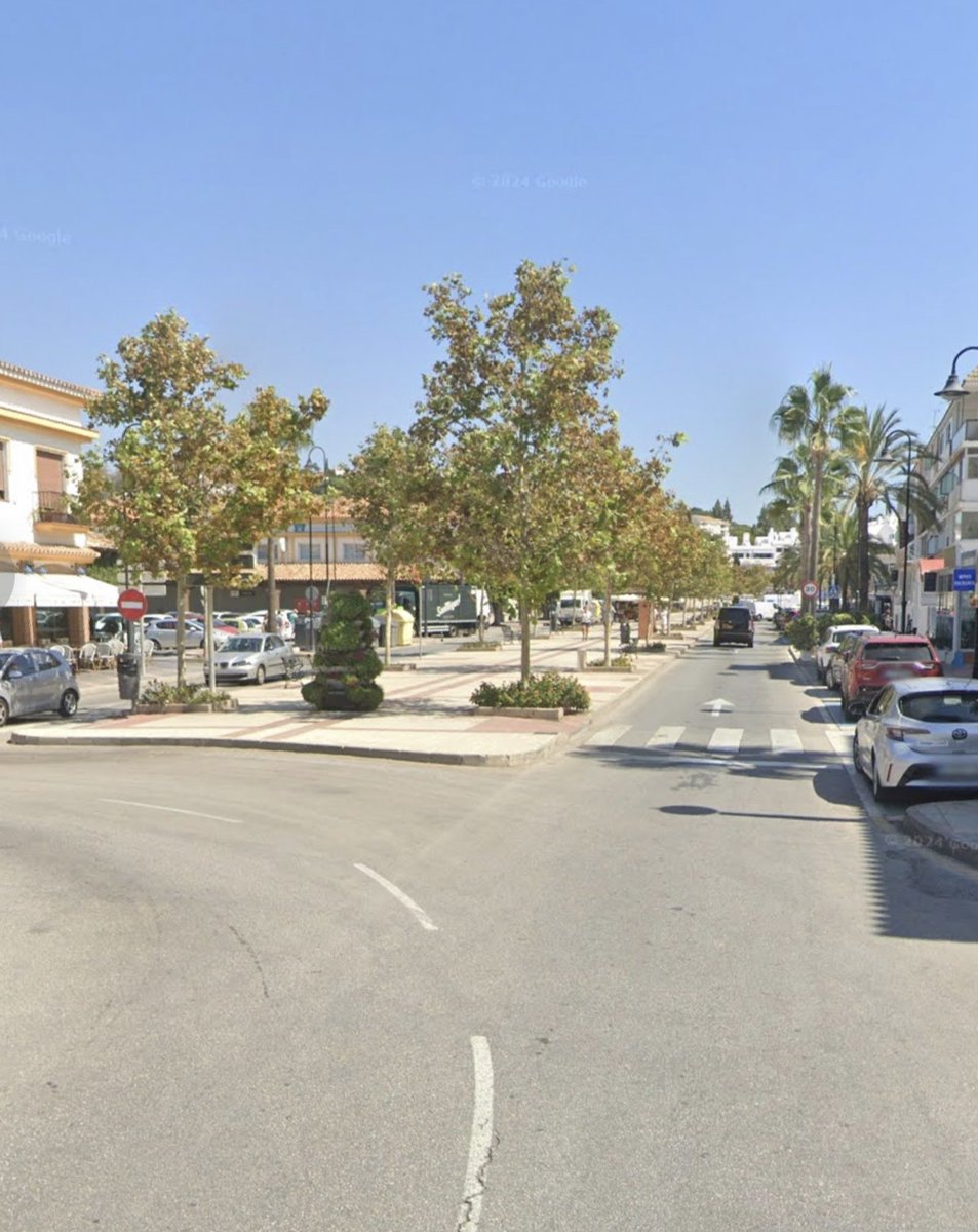 PLMijas's tweet photo. 🚓👮‍♂️Detenido en La Cala por robar en el interior de un vehículo👮‍♂️🚓
https://t.co/CUPT1BM1dV
@AytoMijas 
@MijasCom https://t.co/tdzKjZASWb