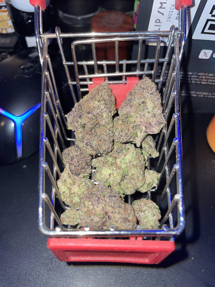 Kentuckytrees's tweet image. Does anyone have this as thier Favorite weed strains #Lemon_Cherry 🍋🍋 #Kentuckyplug Lexington  #Weedlovers  Louisville  Paducah Cincinnati Montgomery Richmond  Owensboro  Evansville