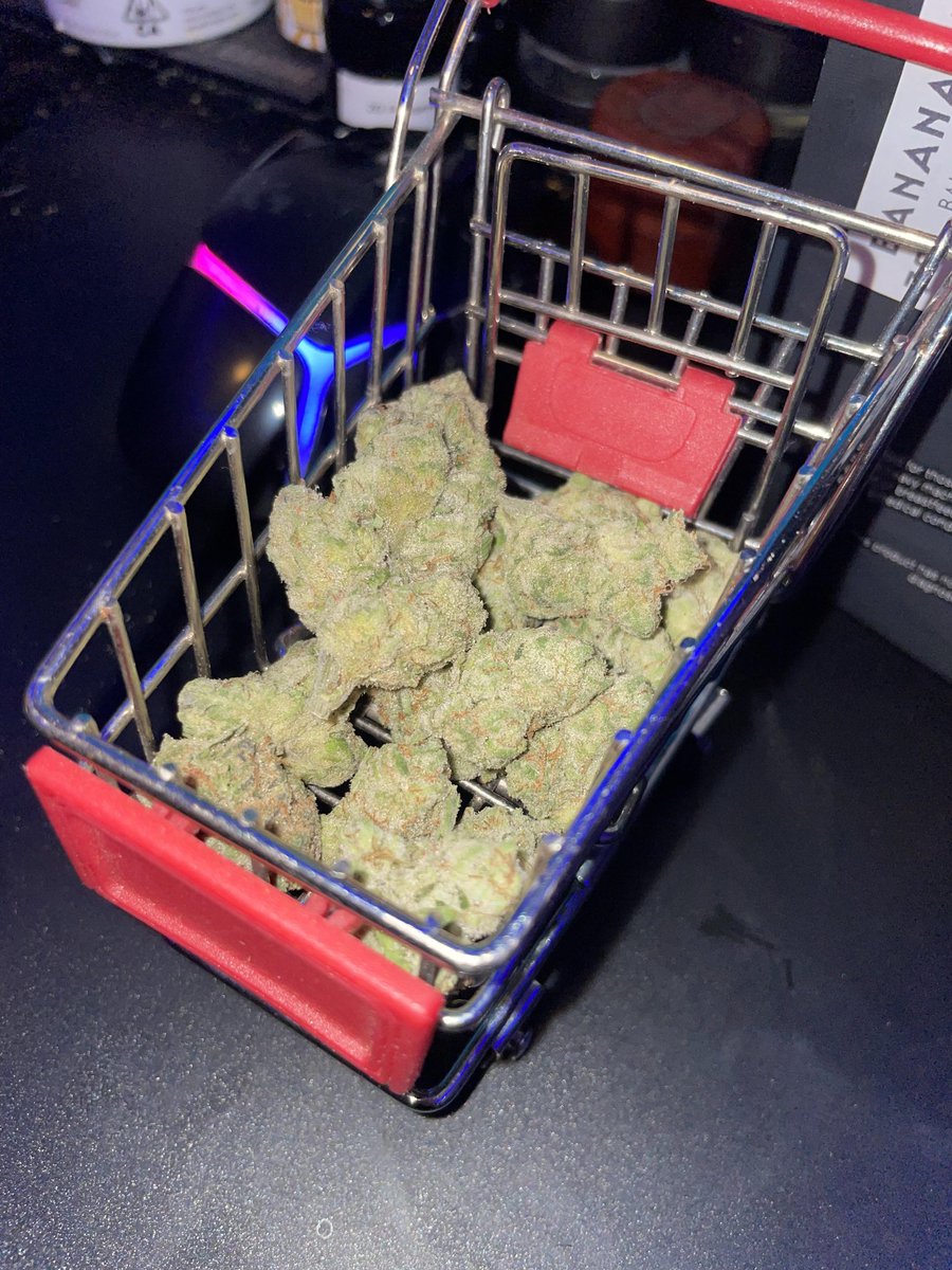 Kentuckytrees's tweet image. Does anyone have this as thier Favorite weed strains #Lemon_Cherry 🍋🍋 #Kentuckyplug Lexington  #Weedlovers  Louisville  Paducah Cincinnati Montgomery Richmond  Owensboro  Evansville