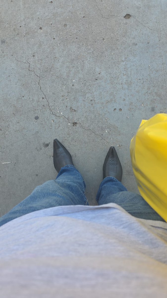Ed12838's tweet photo. Un dia en oaxaca en botas. https://t.co/Dpd8zaWIV8
