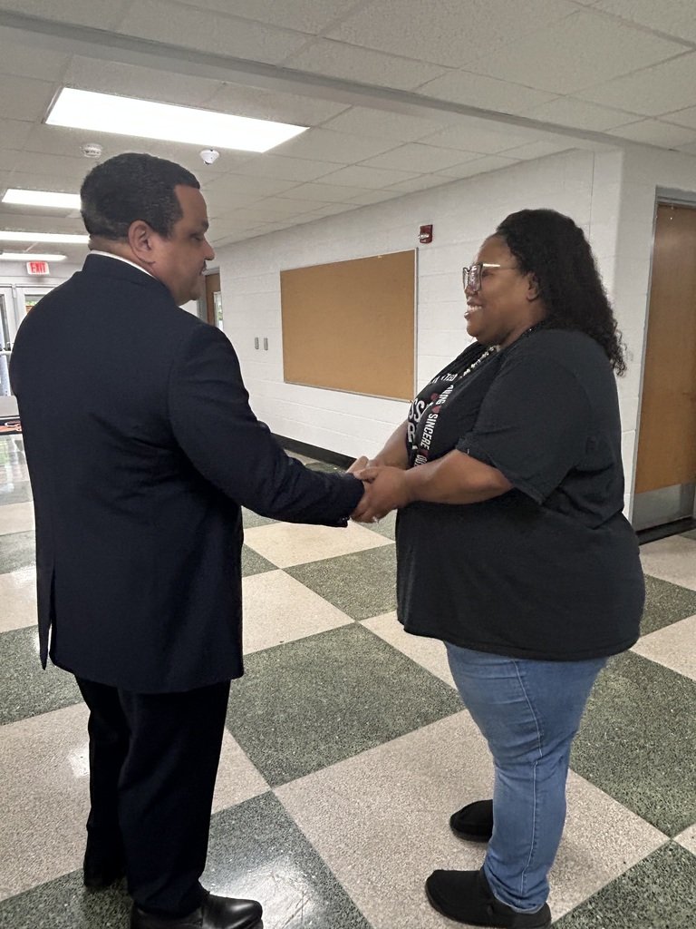 LCSJackets's tweet photo. Leadership starts with showing up.
Day one and already making an impact. Dr. Ron Anthony visited every school across the district—connecting with students, engaging with staff, and leading with purpose from the start. #ThriveInTheHive https://t.co/4vzEb8Qux2