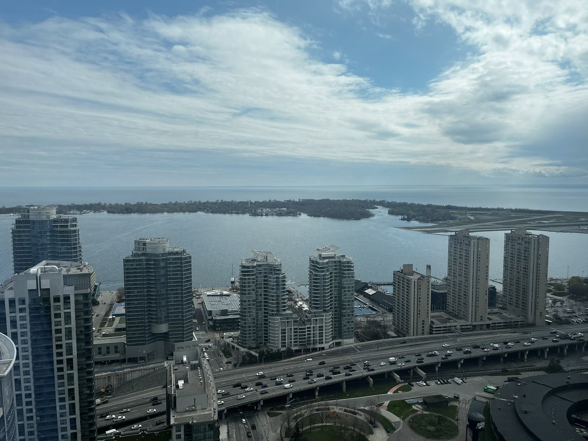 GGodrebirth's tweet photo. view from my hotel holy fuck these niggas rich bruh https://t.co/NuCu38atAl