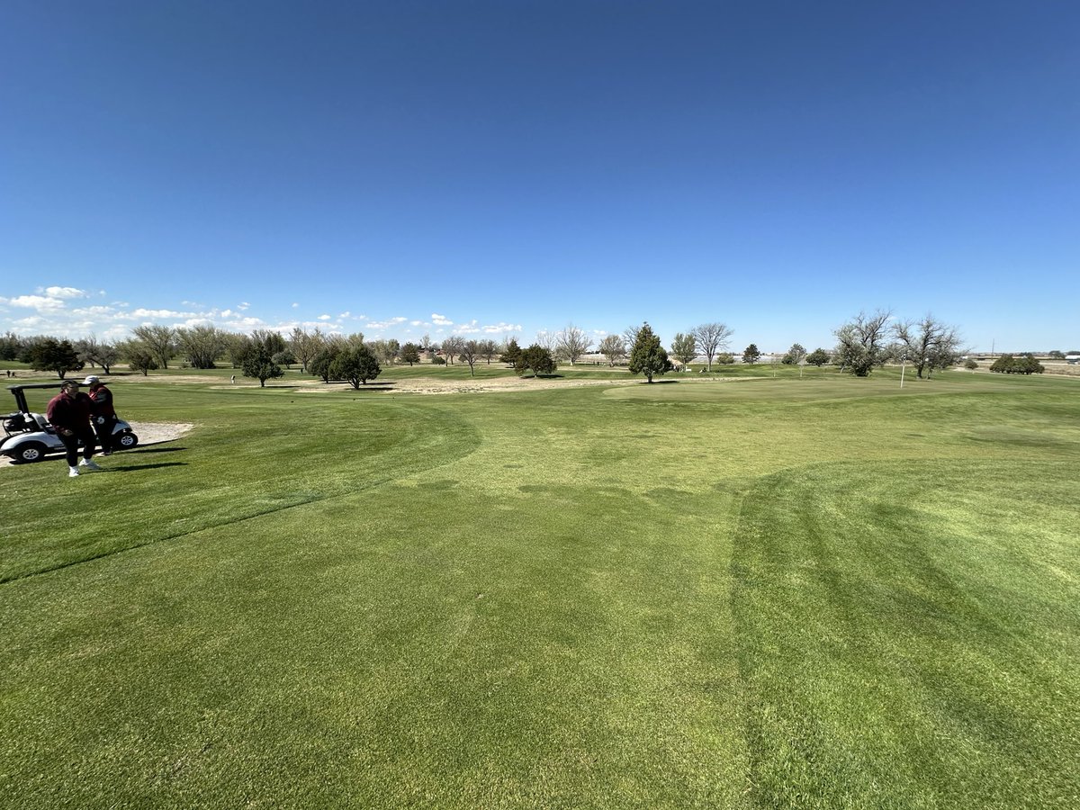 Hello_Newman00's tweet image. My office for today…out on the course for our Lady Beetdiggers Golf Tournament here in #BRUSH!  #LOVEYOURJOB❤️💛#KAIROS #LIAS #VAtoCO