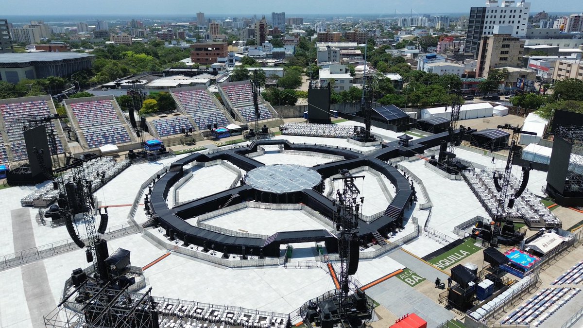 luchovoltios's tweet image. La gran tarima de J Balvin en #Barranquilla