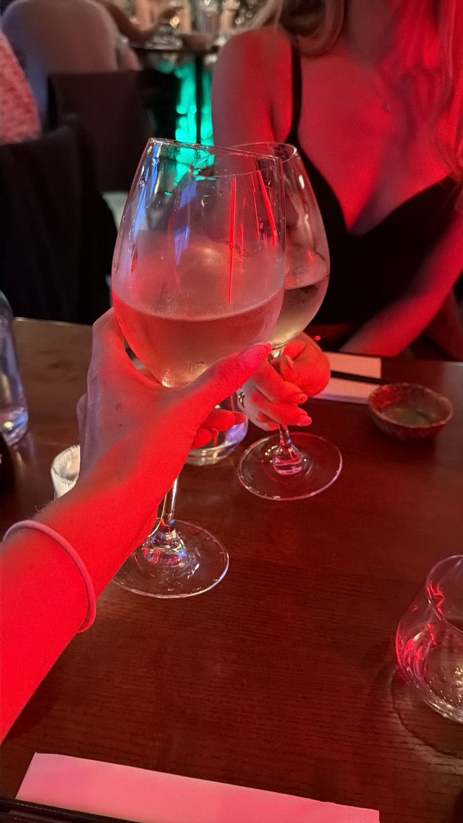 Findombby_'s tweet photo. Start by funding our wine £20 losers to my PayPal or bank account https://t.co/OmRt5swKtu