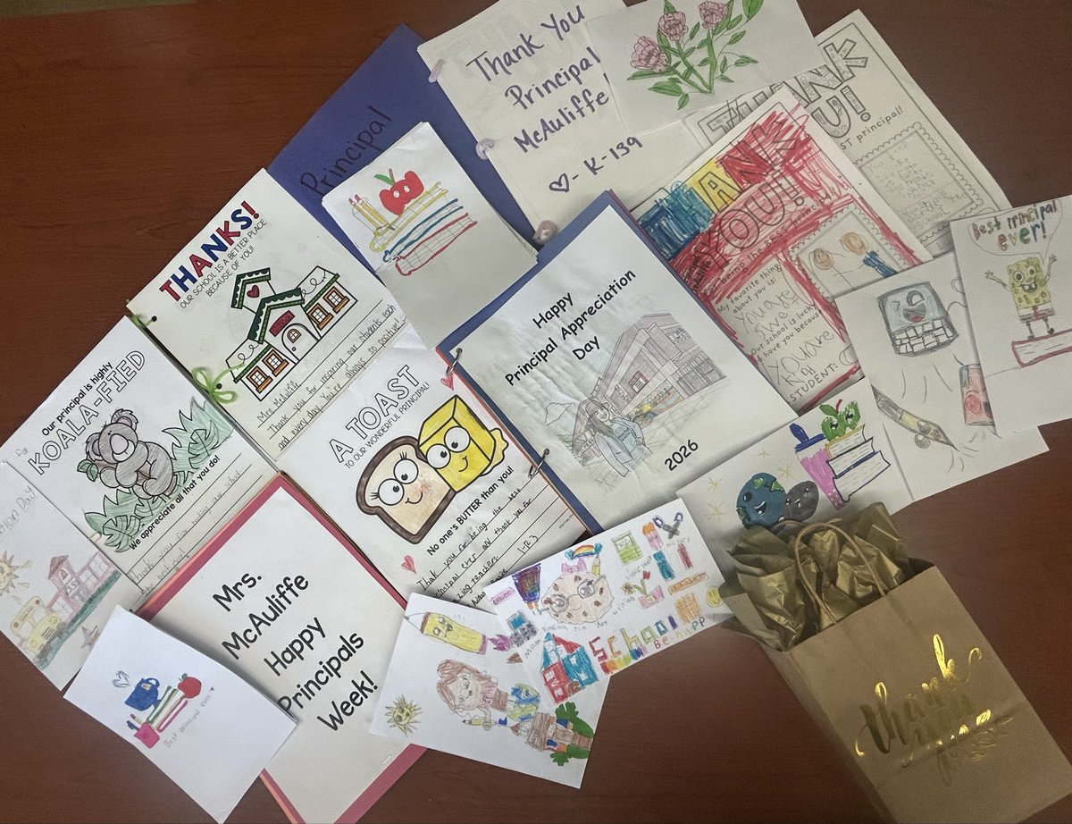 Franciii500's tweet image. Appreciative, overjoyed, and grateful! Thank you @PS55SI for all the ways you inspire kind, caring, collaborative progress. #PS55ShiningWithPride Thank you for making everyday special with your brilliant energy. #ProudPrincipal 💝