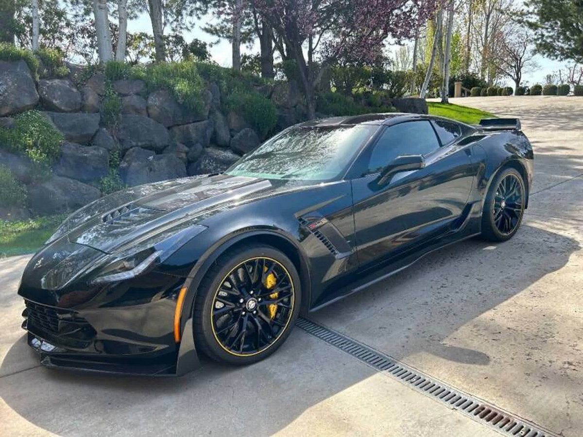 CorvetteBlogger's tweet image. Corvettes for Sale: 2016 Corvette Z06 C7.R Edition Offered on Craigslist corvetteblogger.com/2026/05/01/cor… #Corvette #Z06