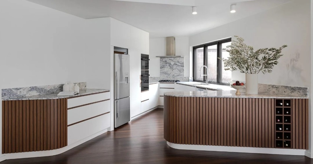 JHicks_HomePro's tweet image. Kitchen color trends are shifting towards warmer tones and nature-inspired palettes, a move set to take over well beyond 2026. Best Kitchen &amp;amp; Bath Remodeler#dogoodwork #kitchendesign #hgtv #kitchen #bathroom #homeimprovement #home #remodeling #remodel