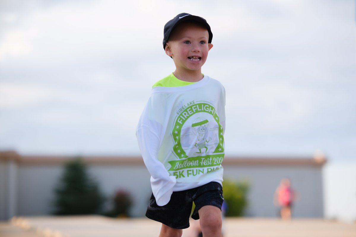 FireLakeBalloon's tweet photo. Whatever your age, whatever your pace, the Fireflight 5K fun run &amp; walk is for everyone! The 5K kicks off the second day of the Fireflight Balloon Festival at 6:30 a.m. on Saturday, August 8. Learn more and register at https://t.co/9nlGbfDJ2p! https://t.co/qTttEZ9j1M